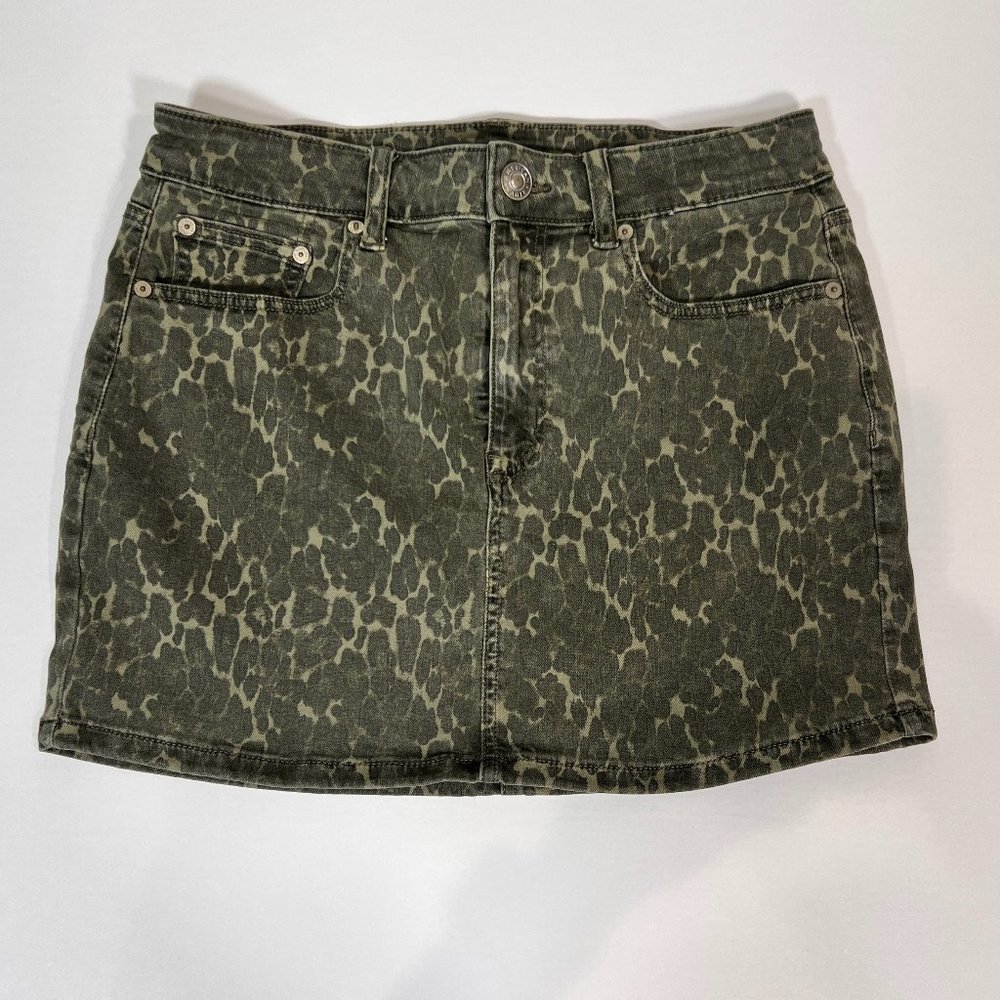 American Eagle Next Level Stretch Camouflage Animal Print Denim Mini Ski…